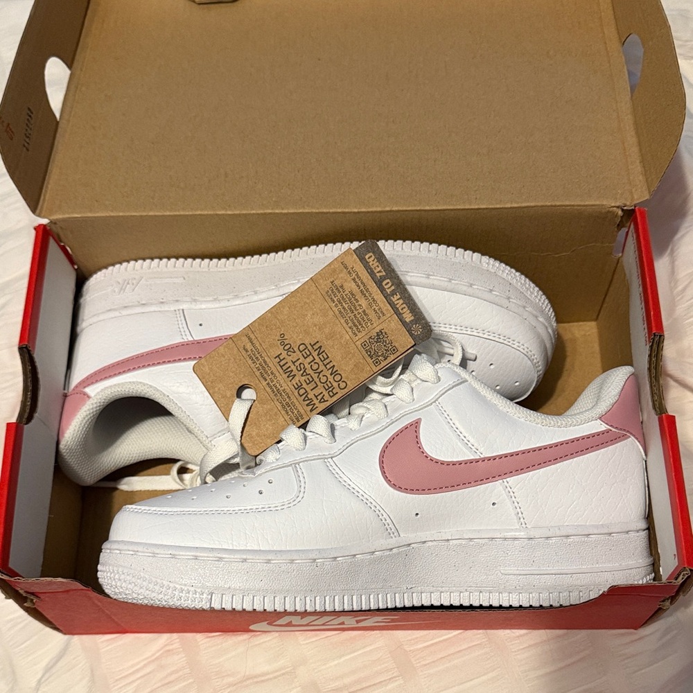 Women’s Nike Air Force 1 Size 6.5